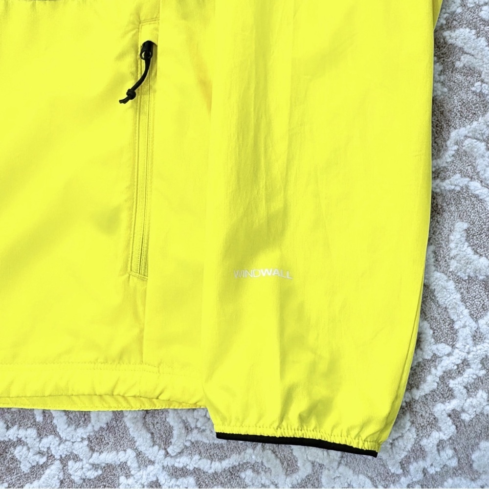 The North Face Women’s Flyweight Hoodie - Picture 8 of 15